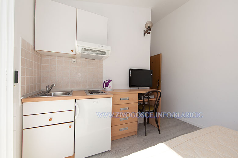 Apartments Haus Klaričić, Živogošće: kitchen